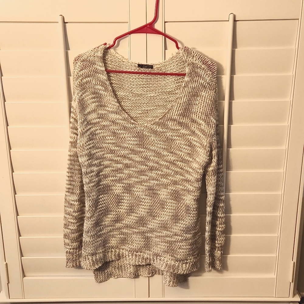 Sweater knitted white and grayish cream NWOT